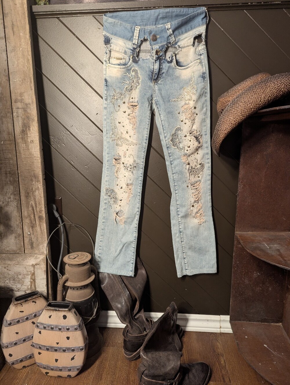 Amazing Applause Jeans.      Sz 27